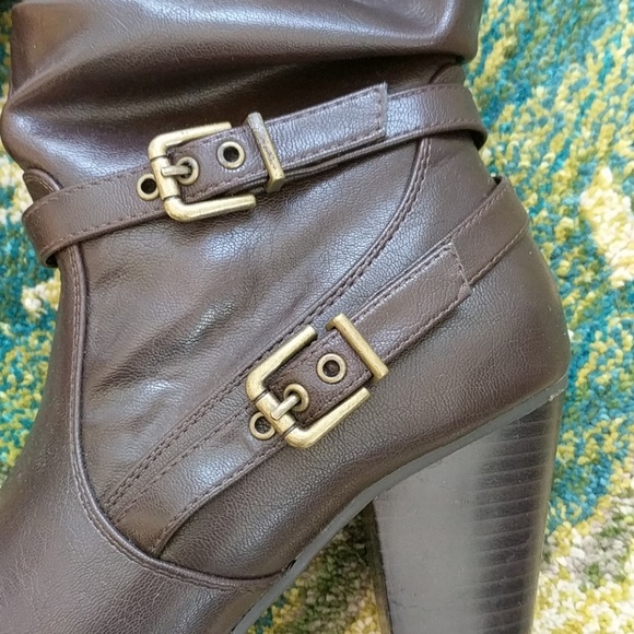 White Mountain Chocolate Brown Boots - Picture 2 of 5